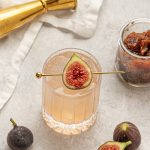 This fig jam and gin cocktail is simple and easy to make at home. It's fruity and refreshing.
